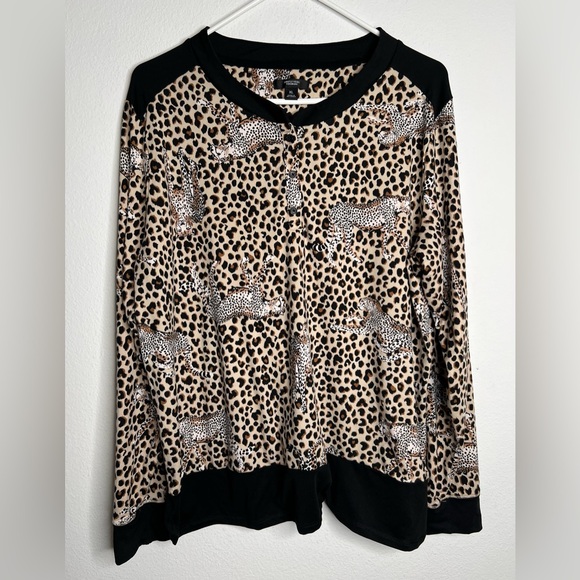 Simply Vera Vera Wang Sweaters - Simply Vera Verawang Women's Bluse Animal Print Size XL